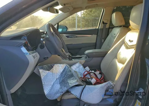 2017 Cadillac Xt5 Luxury z USA, uszkodzony, nr VIN 1GYKNDRSXHZ267282